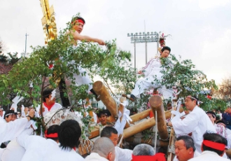 剱八幡宮春季例大祭 （けんか祭り）